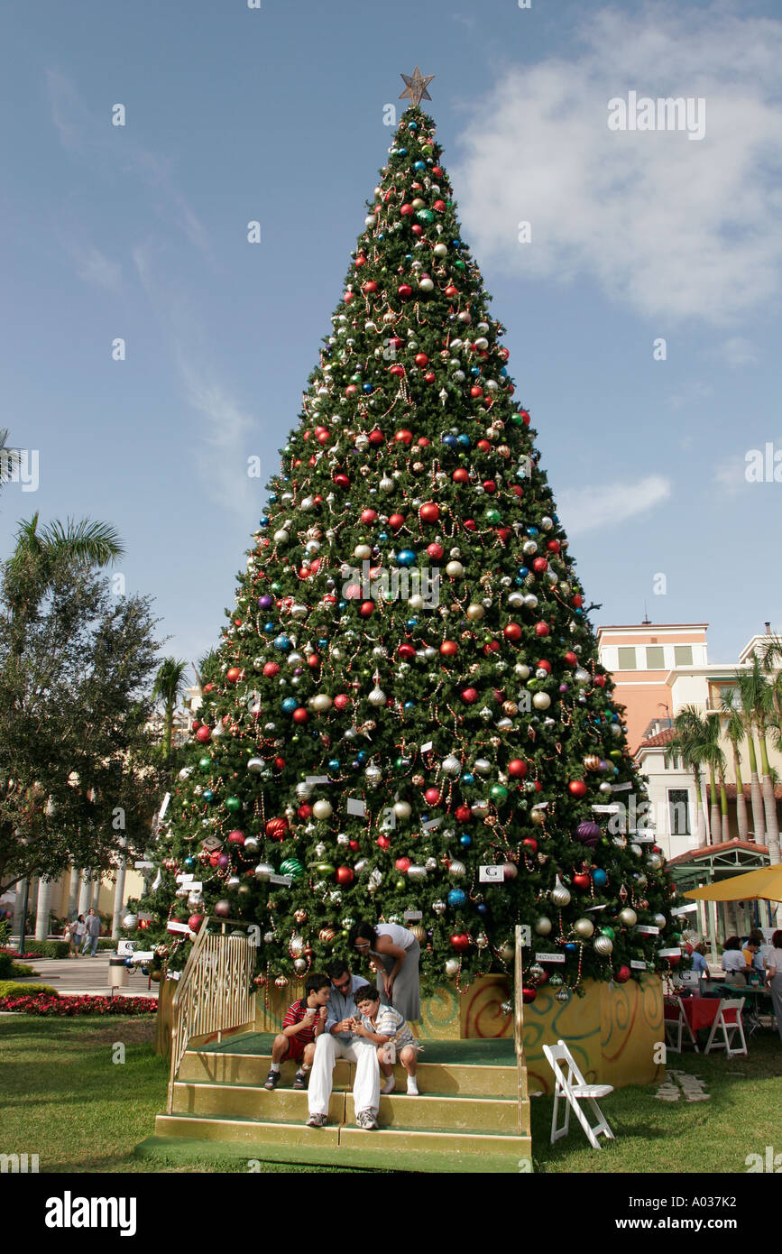 Miami Florida,Coral Gables,Village of Merrick Park,Winter Holiday Festival,festival,festa,fiera,Natale,festa,fiera,famiglia paren Foto Stock