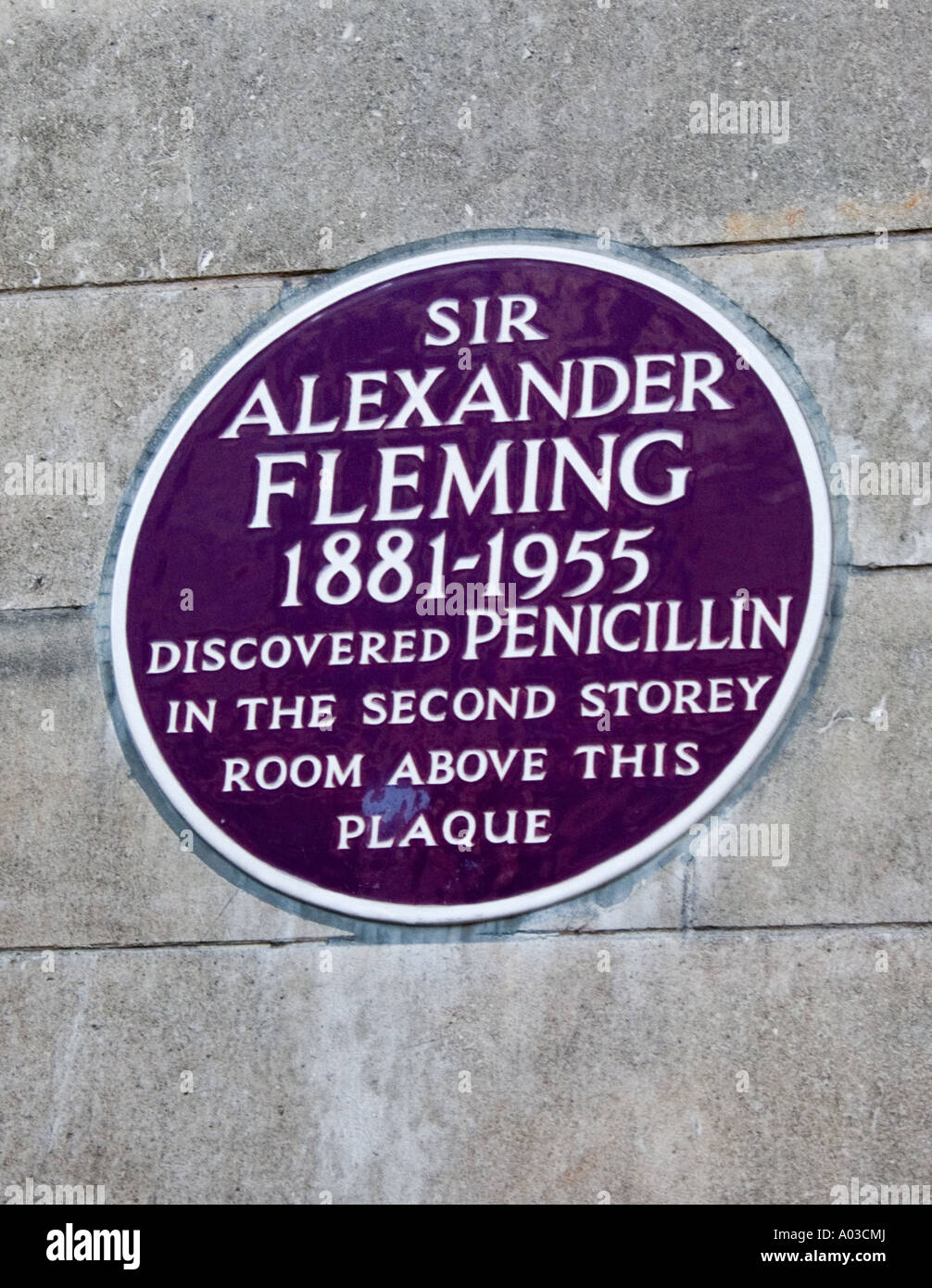 La placca commerating Sir Alexander Fleming (1881-1955) St. Mary's Hospital, Paddington, London, England Regno Unito Foto Stock