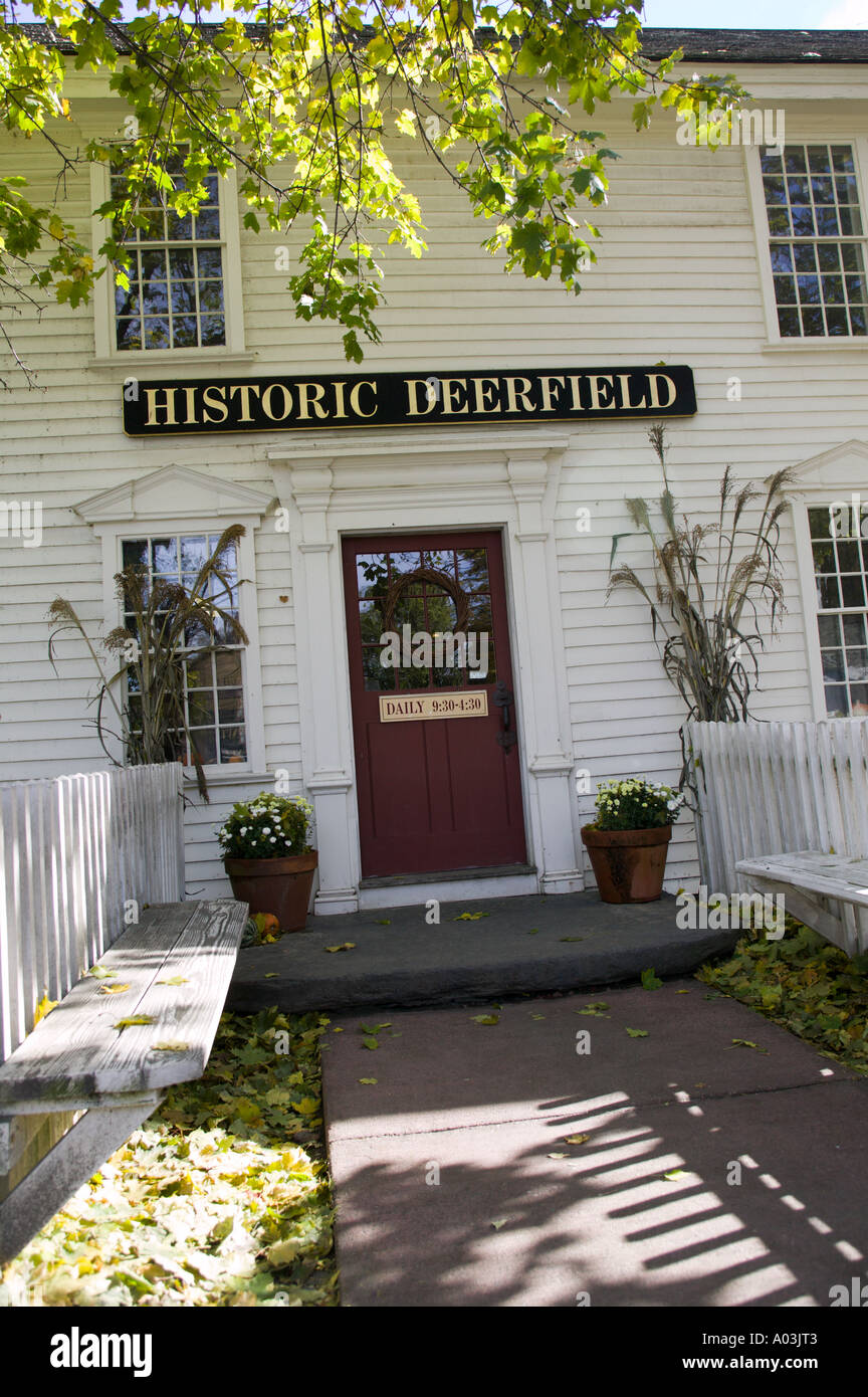 Il vecchio villaggio di Deerfield in autunno Deerfield Massachusetts Foto Stock