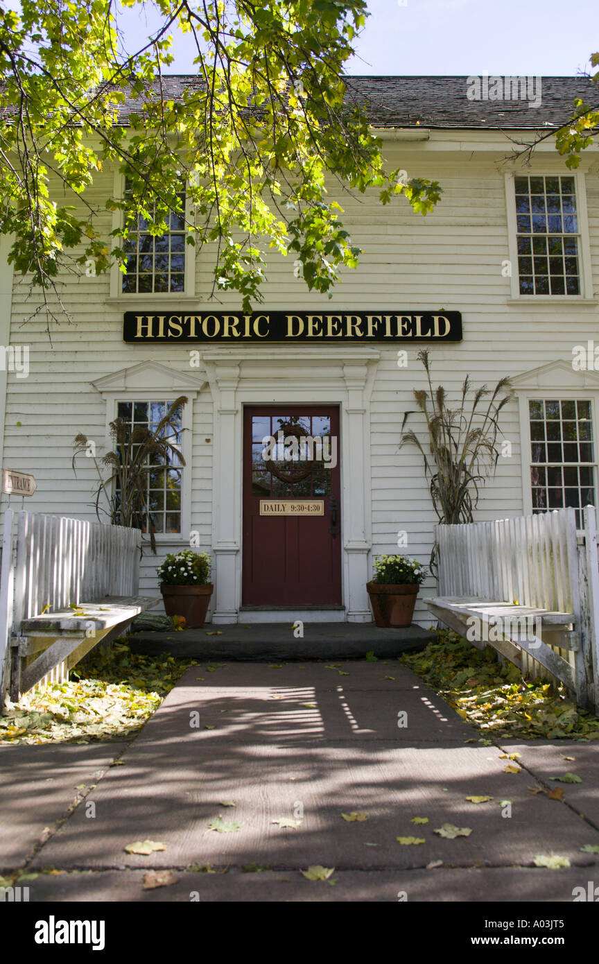 Il vecchio villaggio di Deerfield in autunno Deerfield Massachusetts Foto Stock