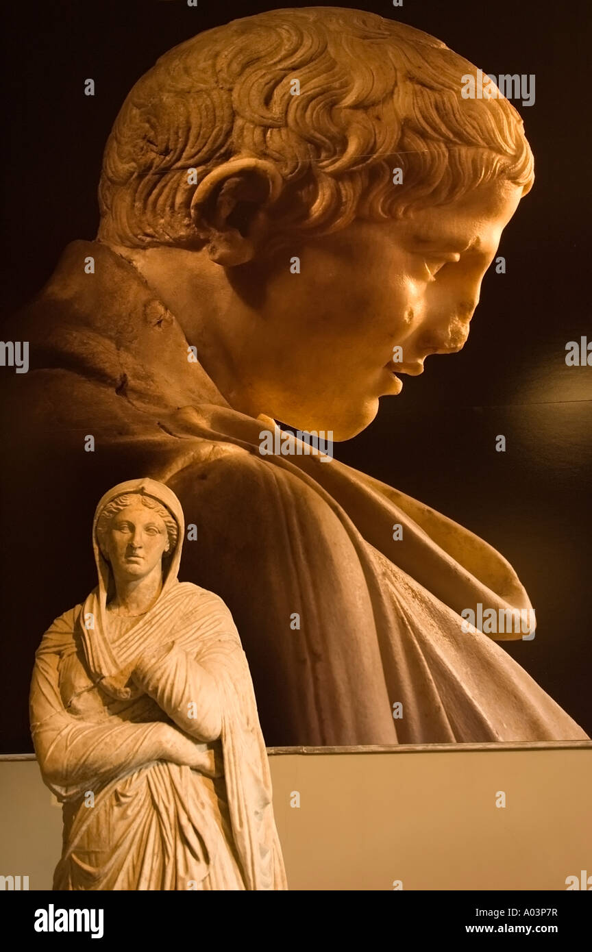 Statue romane nel Museo Archeologico di Istanbul in Turchia. Foto Stock