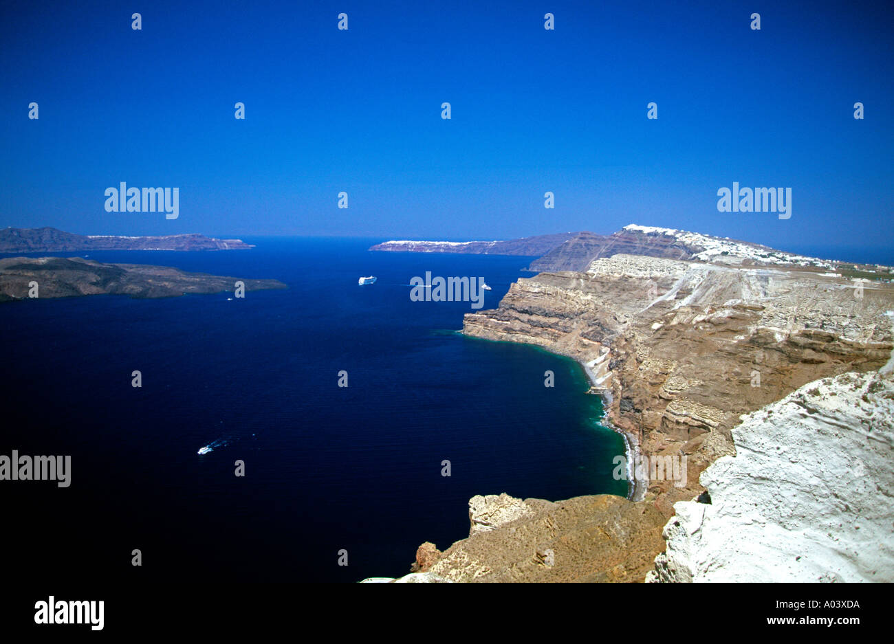 Grecia CICLADI santorini vista sulla caldera con villaggio di Thira Foto Stock