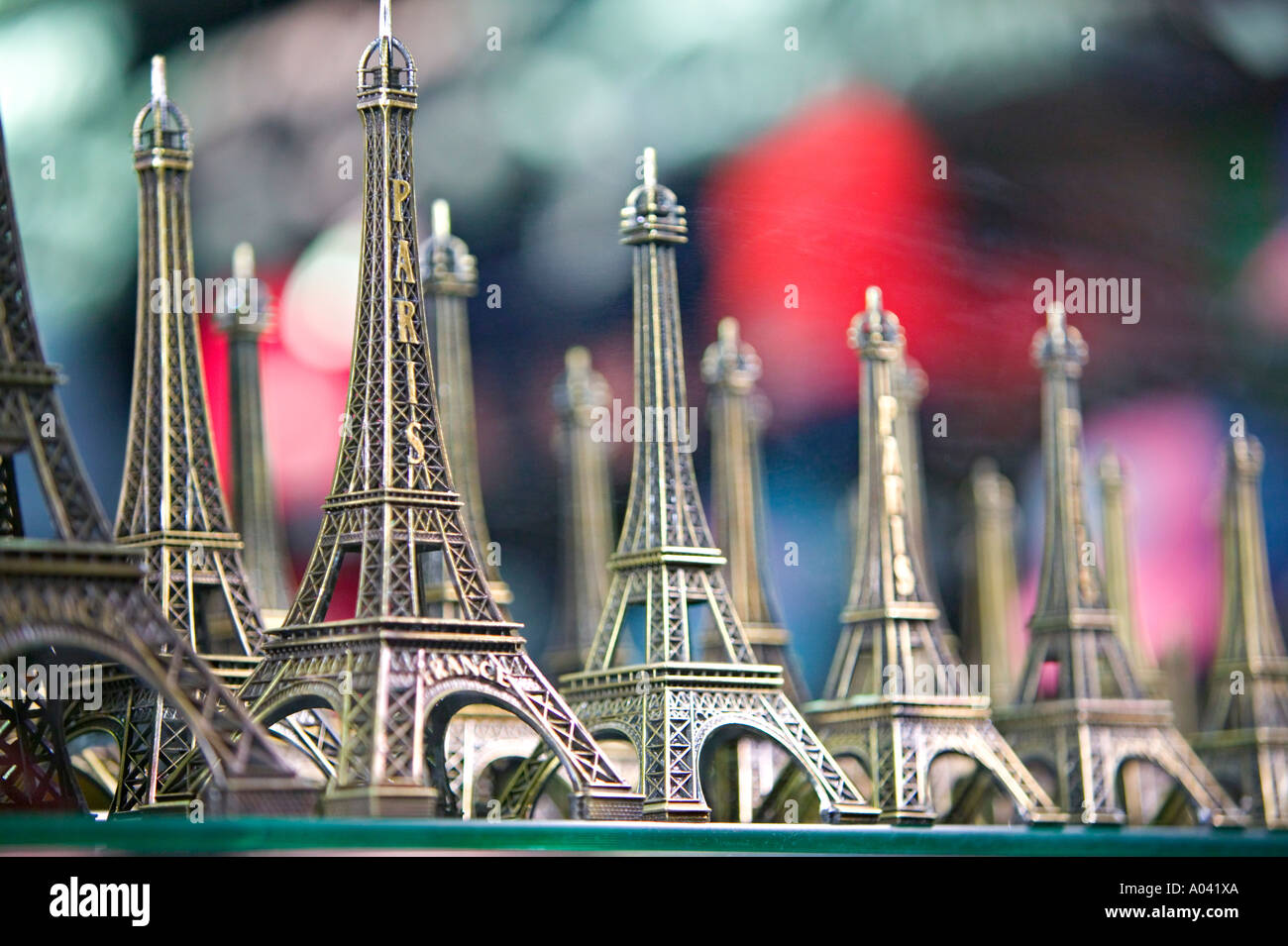 Torre Eiffel miniature, Montmartre, Parigi, Francia Foto Stock