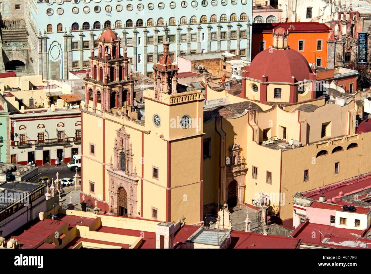 Vista collina della chiesa conosciuta come la Basilica di Nostra Signora di Guanajuato città di Guanajuato Messico Foto Stock