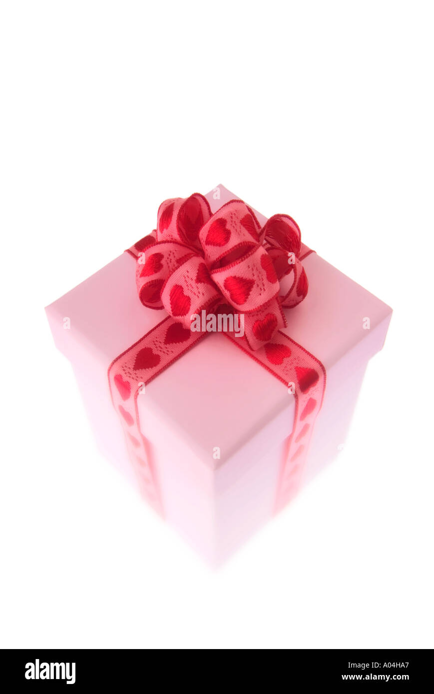 Confezione regalo con nastro luminose arredate con amore i cuori Foto Stock