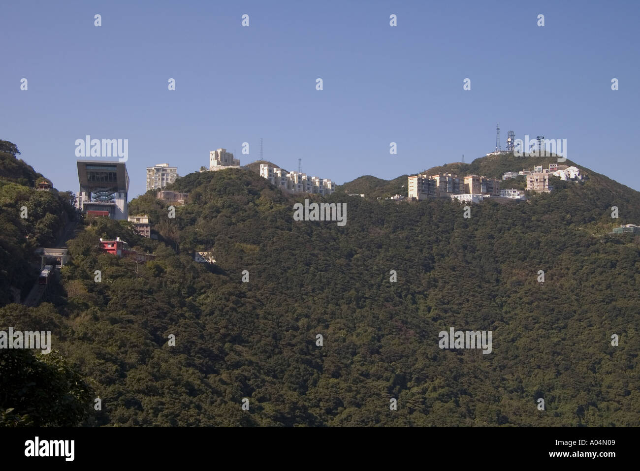 Dh Tram del Picco terminale il Victoria Peak di Hong Kong Austin Road appartamenti vertice case residenziali Foto Stock