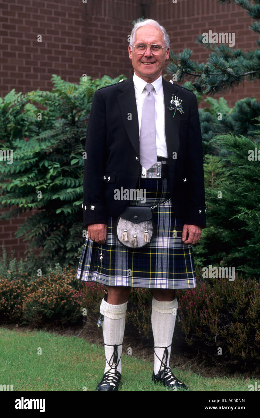 Kilt tradizionale sui vecchi l'uomo al matrimonio a Glasgow Scozia Scotland  Foto stock - Alamy