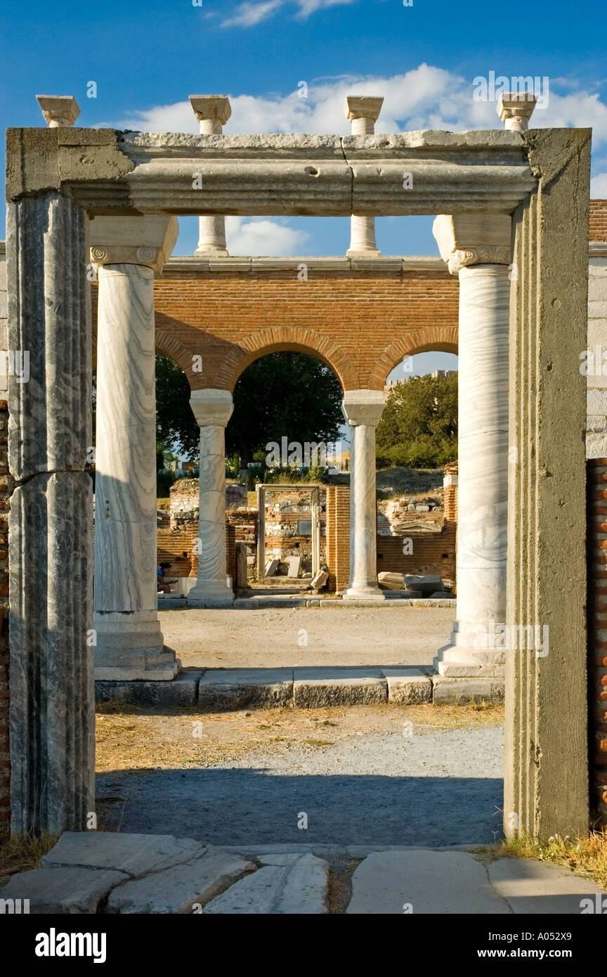 Muratura di mattoni arch, parete e portale in marmo e colonne, St Johns  Basilica, Selcuk, la Turchia, il Medio Oriente. DSC 6857 Foto stock - Alamy
