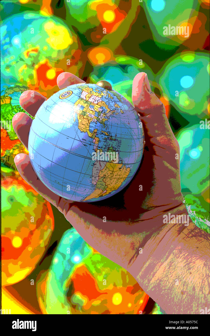 Mano che tiene la terra/globe Foto Stock