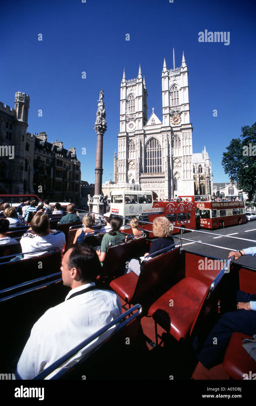 Vista di Westminster Abbey dal Tour Bus Foto Stock