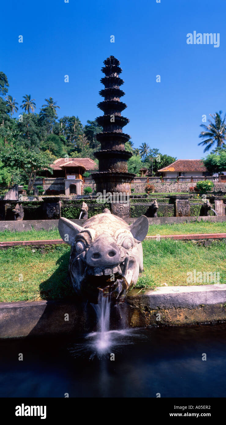 Indonesia Bali stone carving fontana Foto Stock