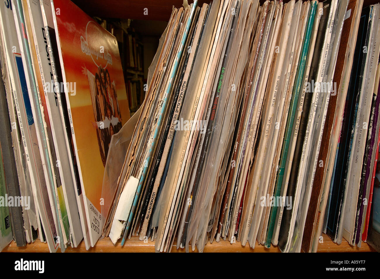 Pila di manicotti di LP in vinile Foto Stock