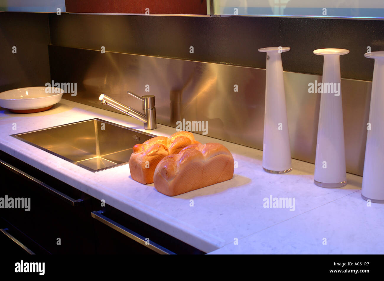 Polpettine di pane sulla cucina elegante Israele Foto Stock