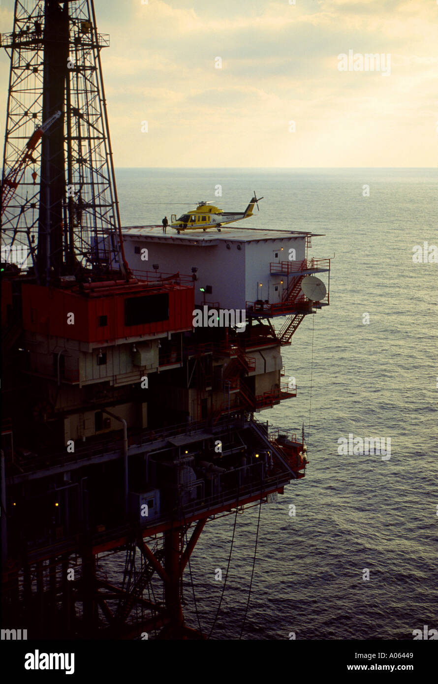 impianto di perforazione offshore Foto Stock