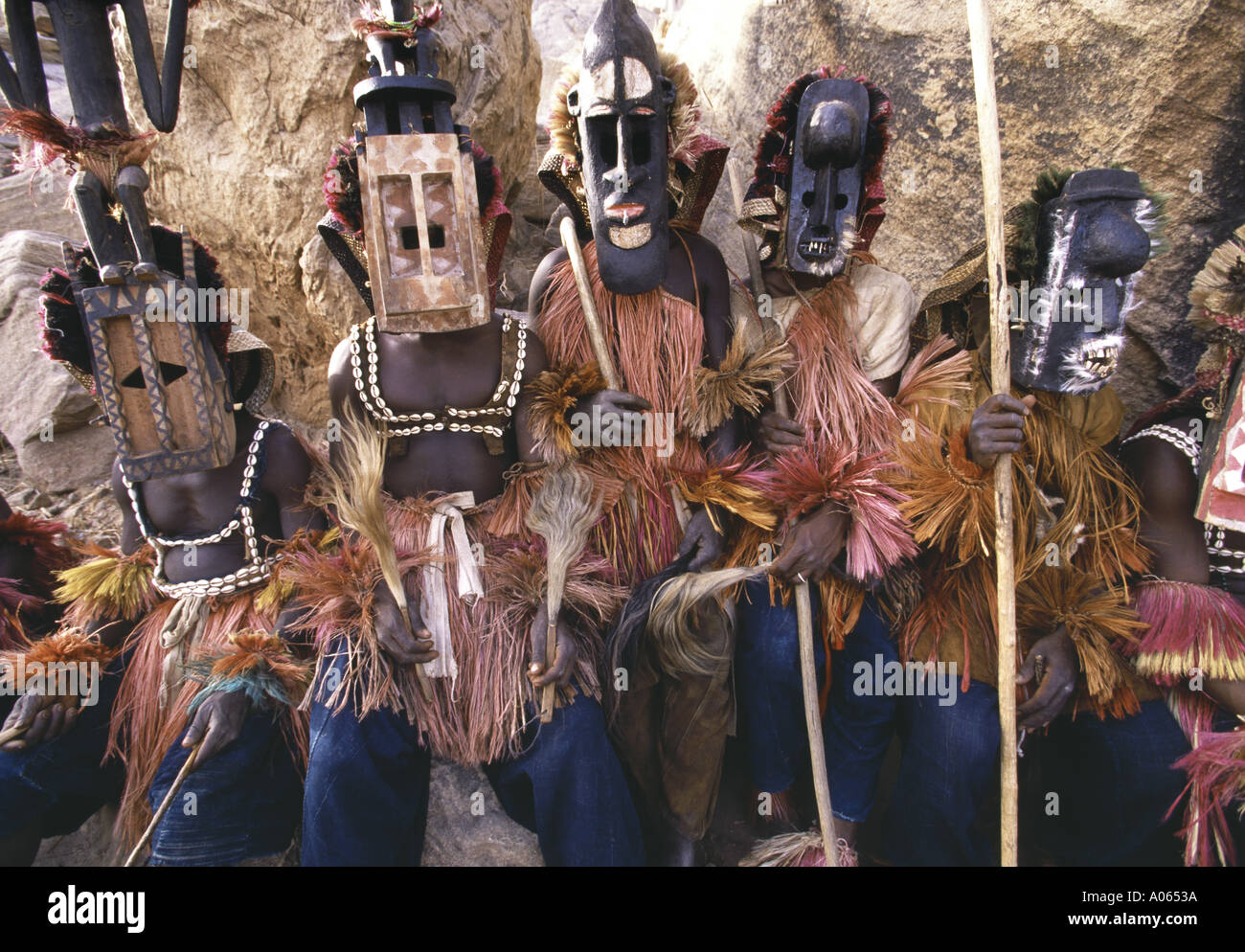 Maschera Funeraria Dogon ballerini Bandiagara scarpata Paese Dogon del Mali Foto Stock