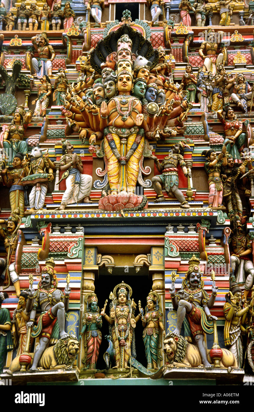 Nello Sri Lanka Colombo religione decorativo tempio indù Gopuram Foto Stock