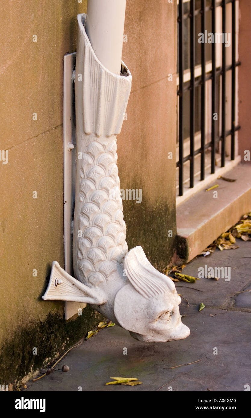 La grondaia decorativo nel centro storico di Savannah in Georgia Foto Stock