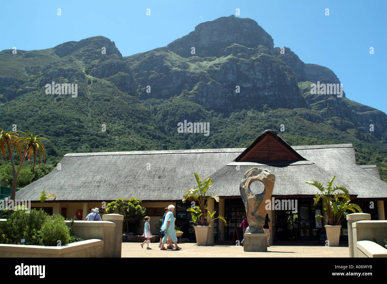 Giardini Botanici di Kirstenbosch sotto la Montagna della Tavola Città del Capo Sud Africa RSA visitatori shop Foto Stock