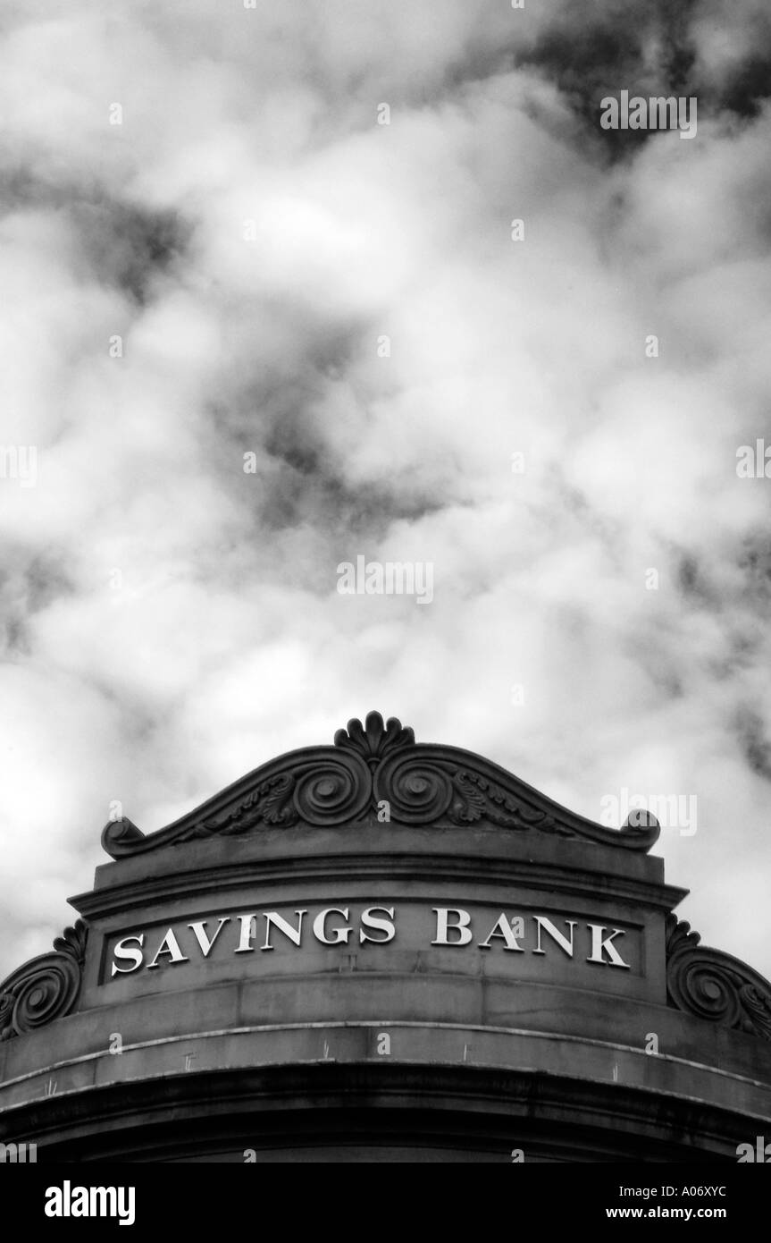 Banca, servizi bancari, risparmiare, risparmi, saver, denaro, gli investimenti, l'inflazione, contanti, interesse, tasso, il costo della vita, di fiducia, di ritorno ritorna Foto Stock