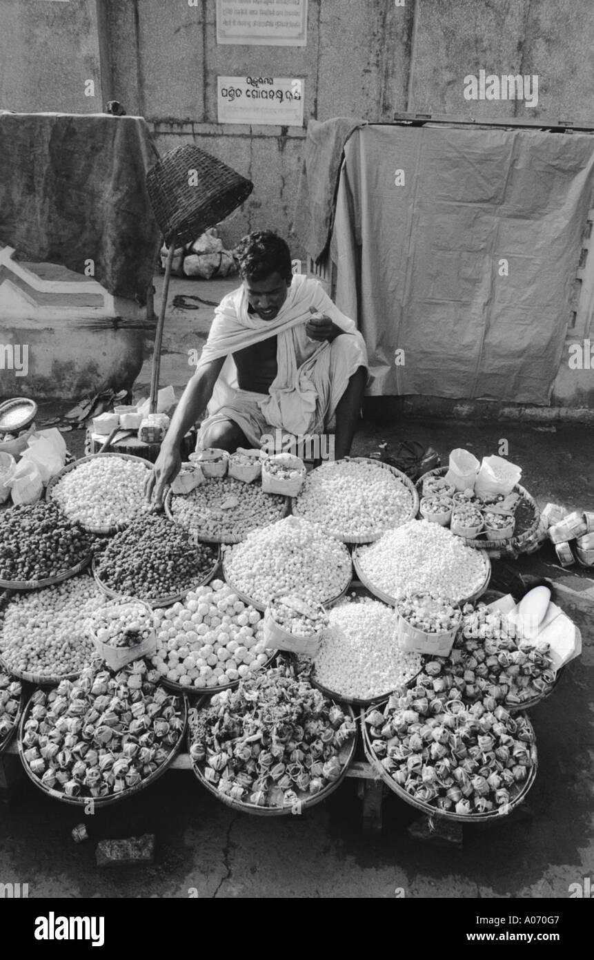 Strada lato venditore vegetali puri Orissa India Foto Stock