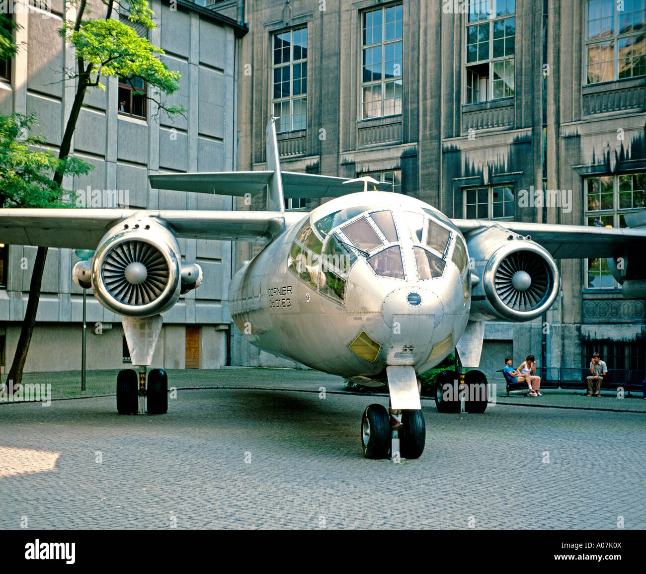 Vista frontale del tedesco Dornier Do31 E3 VTOL sperimentale aeromobili VSTOL Deutsches Museum di Monaco di Baviera Germania UE 1978 Foto Stock