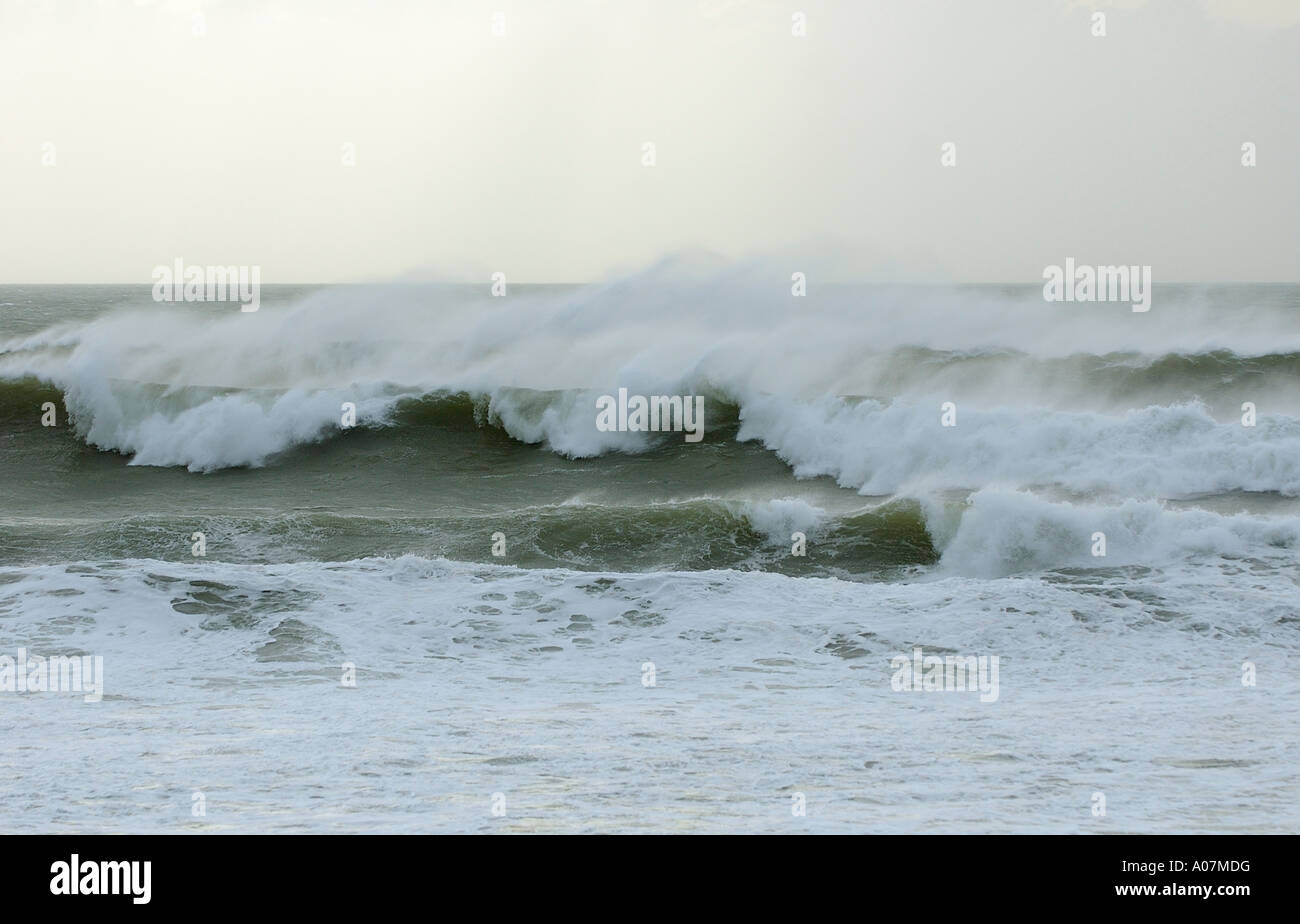 Mare mosso in Bude Haven Cornovaglia Foto Stock