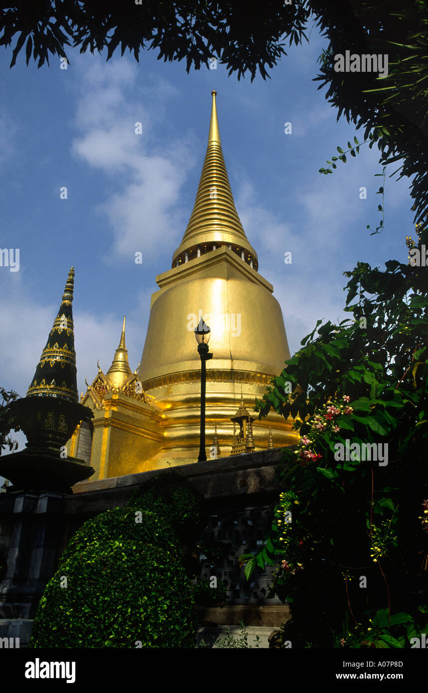 Stupa - Tempio del Buddha di Smeraldo di Bangkok Foto Stock
