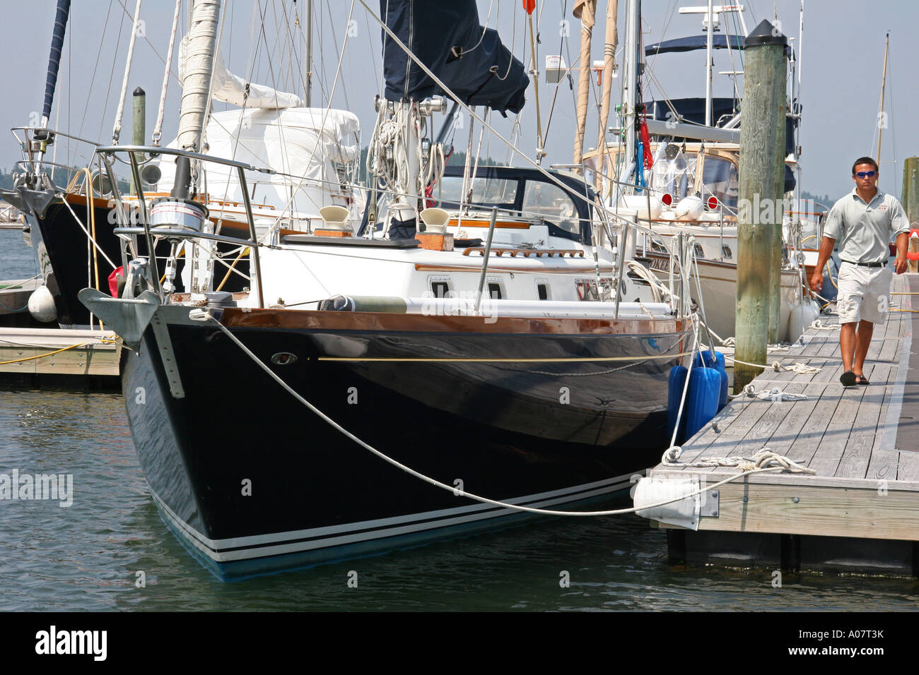 Il sloop TEMPEST accanto alla regione di Boothbay cantiere, Maine Foto Stock