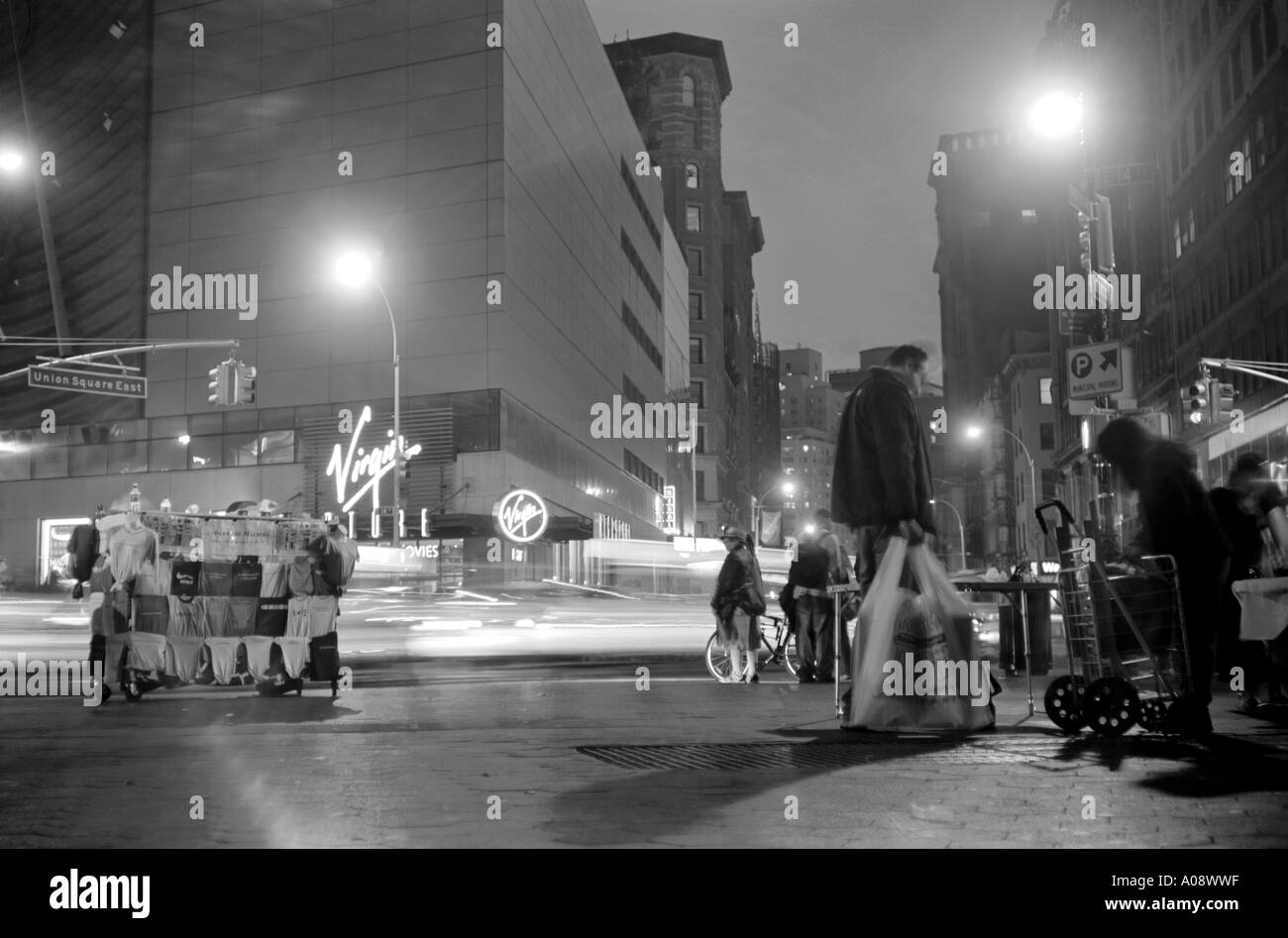 Le persone si sono riunite in Union Square Park di New York City Foto Stock