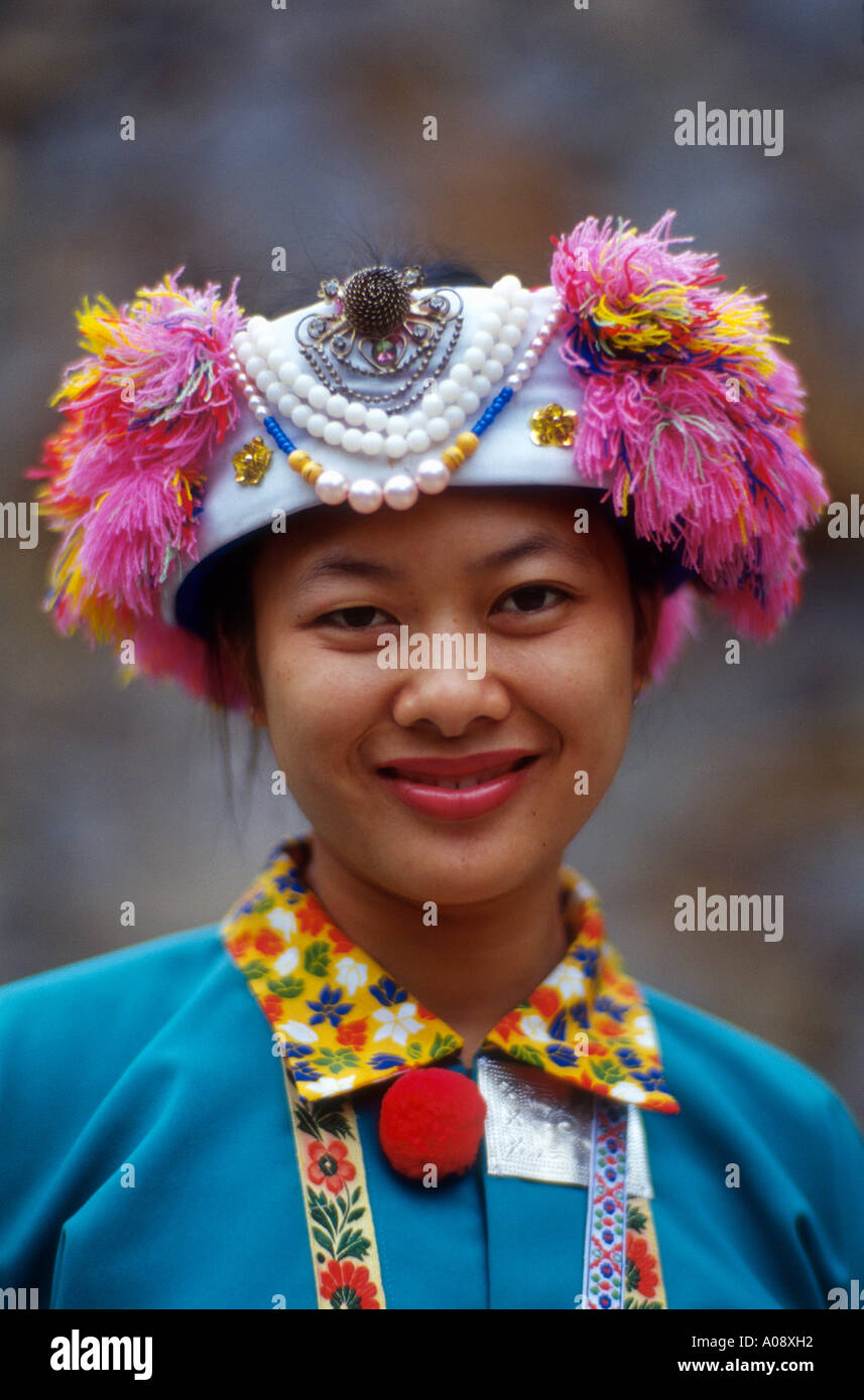 Cina, ragazza in Costume Yao Foto Stock