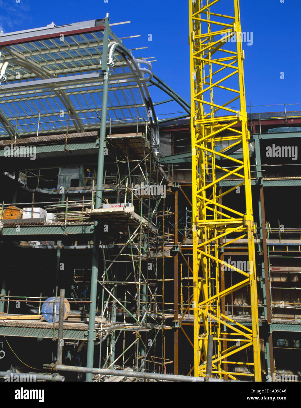 Telaio tubolare in acciaio di un edificio, monumento Mall, il centro di Newcastle upon Tyne, Tyne and Wear, Inghilterra, Regno Unito. Foto Stock