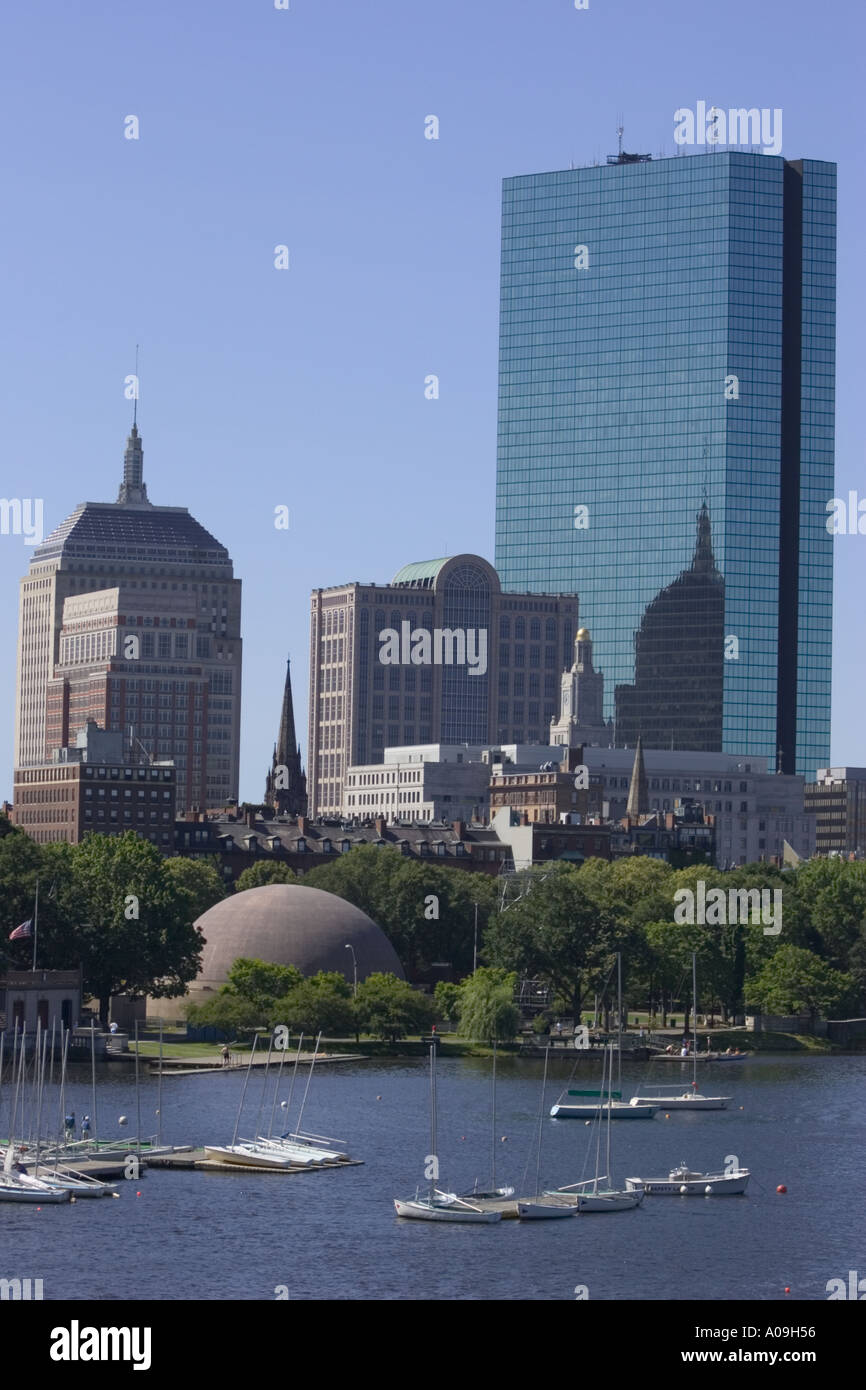 Vista di Boston Massachusetts affacciato sul fiume Charles Foto Stock