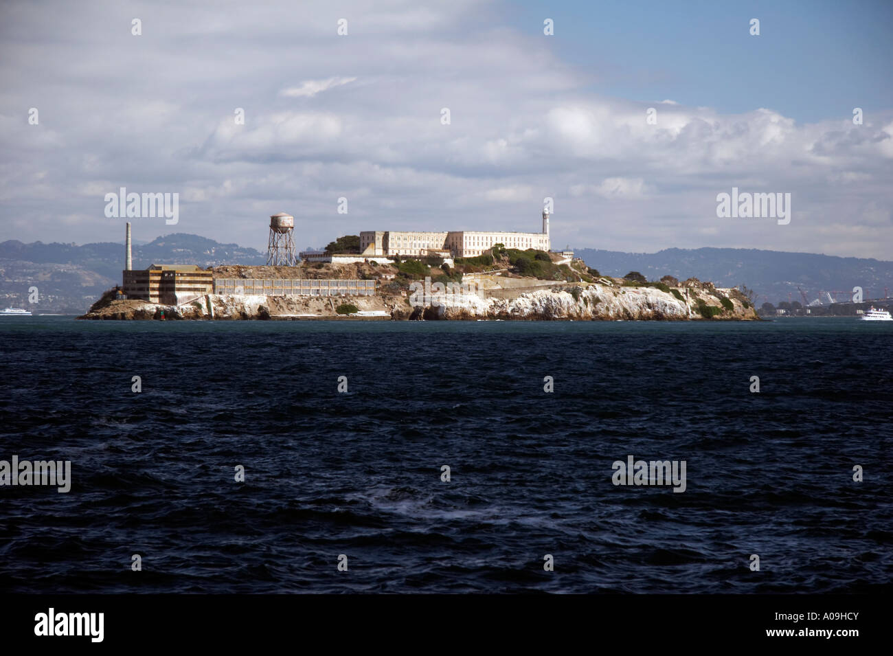 Isola di Alcatraz si trova nel centro della Baia di San Francisco. Foto Stock