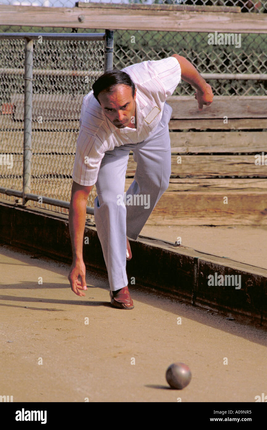 Elk208-4594 California San Francisco, Golden Gate National Recreation Area, Parco Acquatico, giocatore di bocce Foto Stock