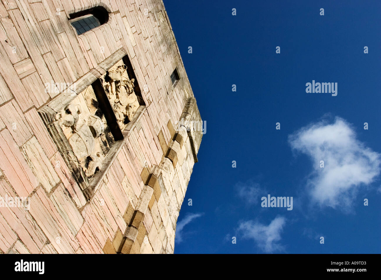 Cliffords Tower con Nuvola Bianca York Inghilterra Foto Stock