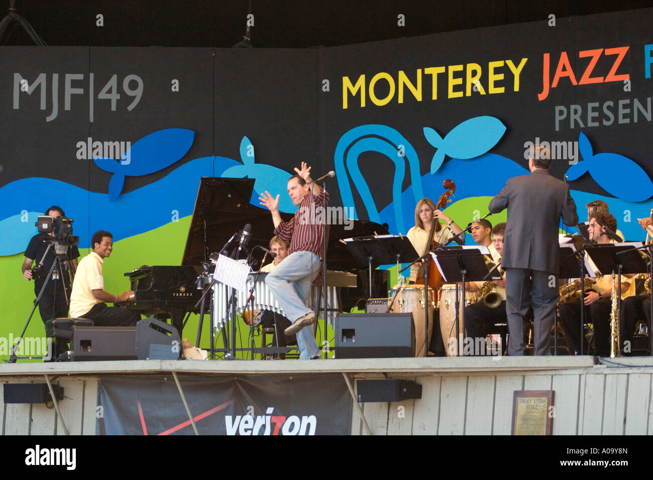 KURT VENDITA esegue con la prossima generazione Orchestra presso il MONTEREY JAZZ FESTIVAL Foto Stock