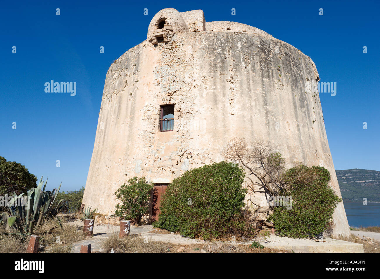 Storica Torre Vicino a Hotel El Faro, Porto Conte, ninfe Bay, Alghero, Sardegna, Italia Foto Stock