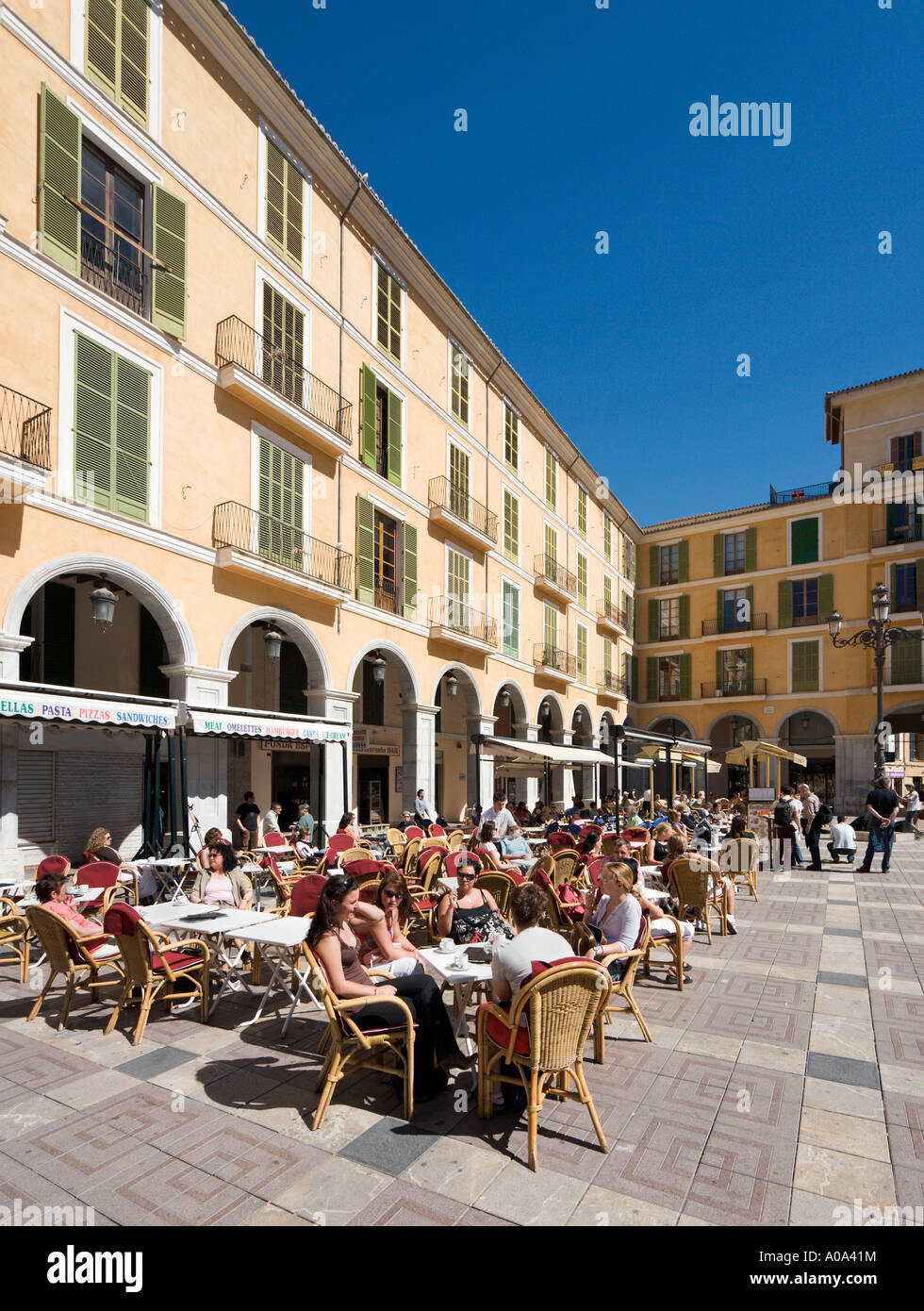 Ristorante in Plaza Mayor (Placa Major), Palma di Maiorca, isole Baleari, Spagna Foto Stock