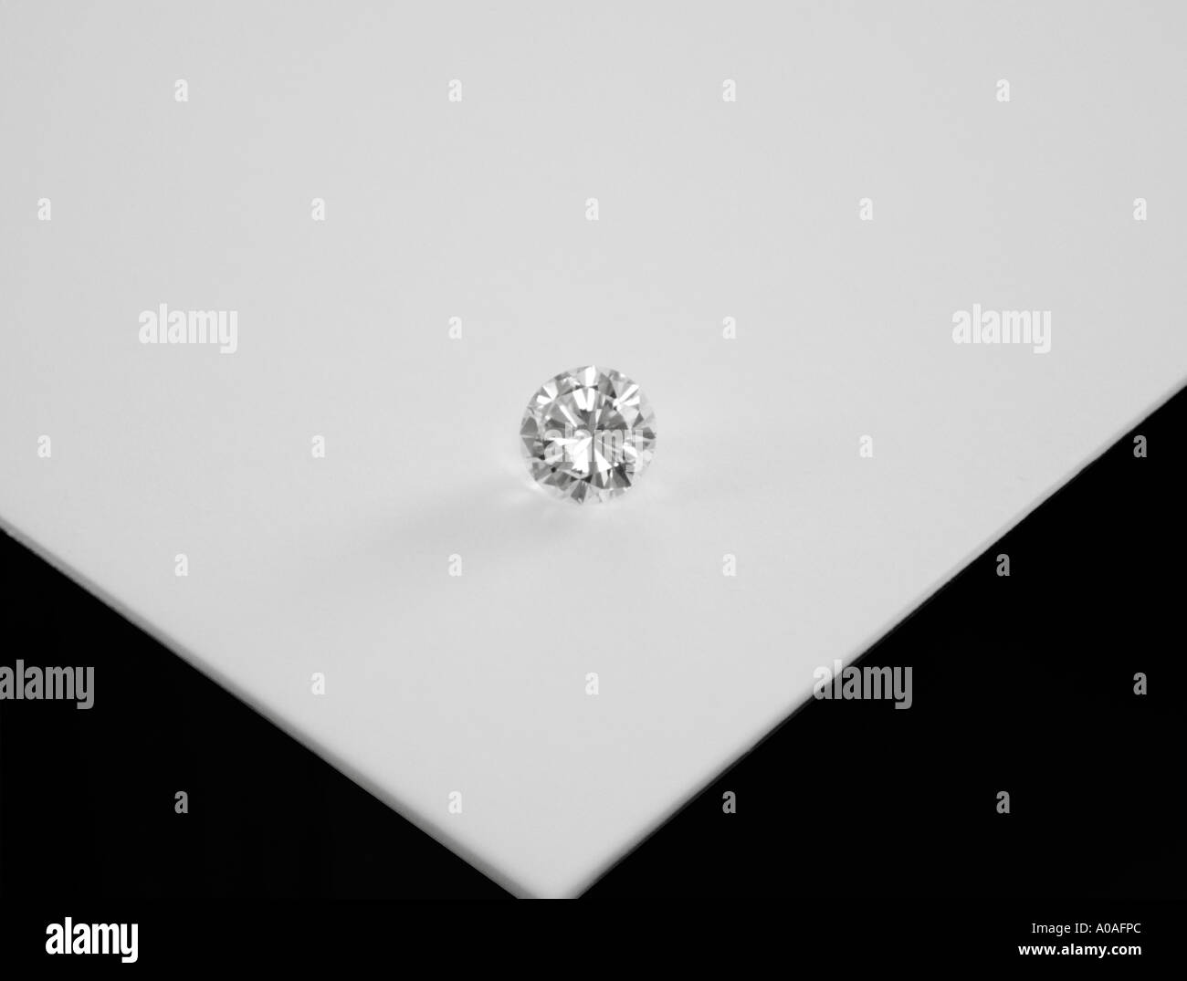 Un unico grande diamante su display Foto Stock