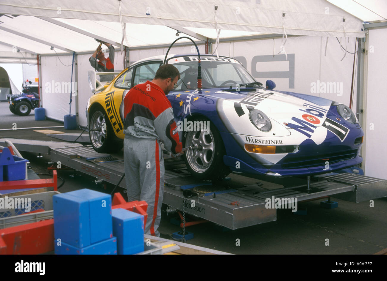 Meccanico di gara Silverstone REGNO UNITO Foto Stock