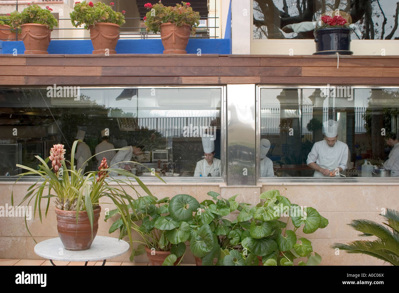 Michelin cook Carme Ruscalleda nel suo ristorante Sant Pau in Costa Brava, Sant Pol de Mar, Catalogna, Spagna, Europa Foto Stock