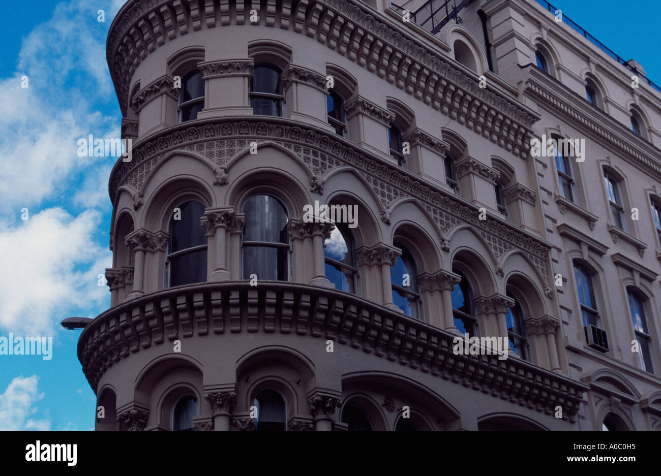 Edificio ad angolo in Cannon Street, Londra, EC4 REGNO UNITO Foto Stock