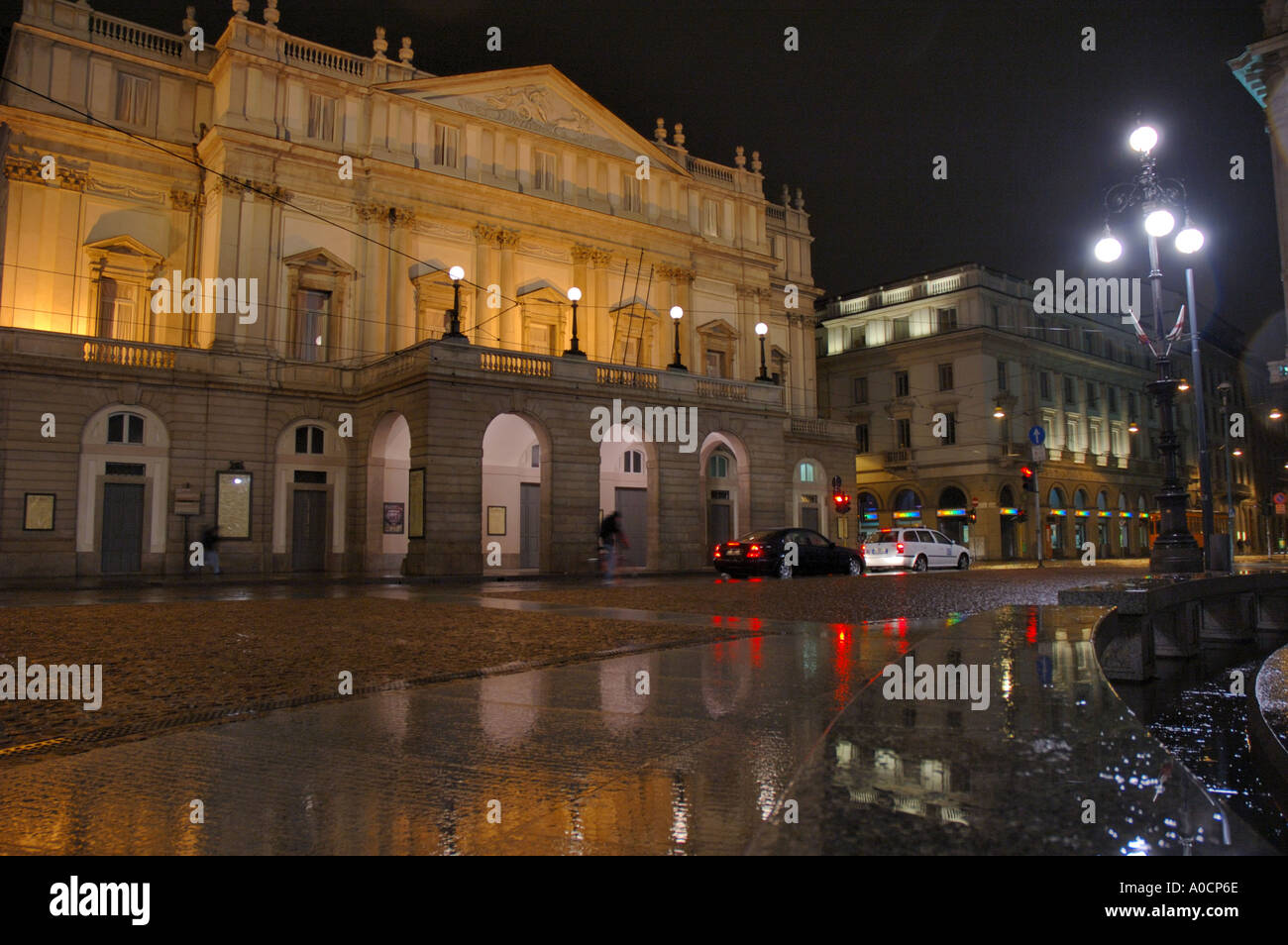 Teatro alla Scala di Milano che ha riaperto nel dicembre 2004 dopo tre anni di lavori di rinnovo Foto Stock