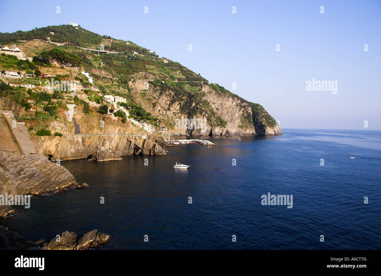 Porto di Riomaggiore, Cinque Terre, Italia (giugno 2005) Foto Stock