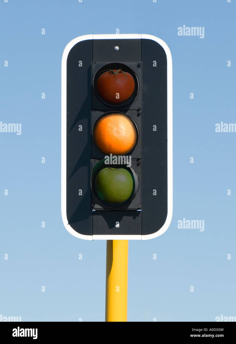 Frutta e verdura semaforo illuminato ambra mangiare sano per l' etichettatura dei prodotti alimentari Foto Stock