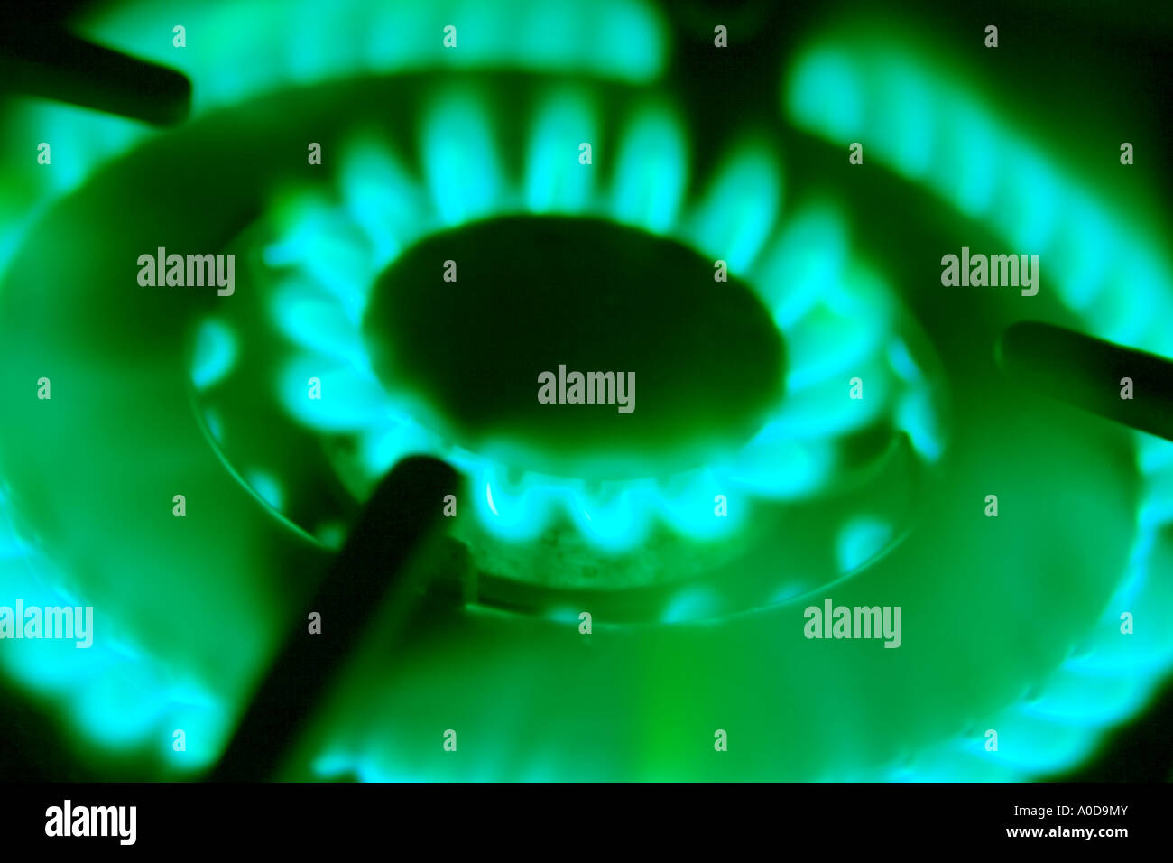 Fiamma del Gas verde Foto stock - Alamy