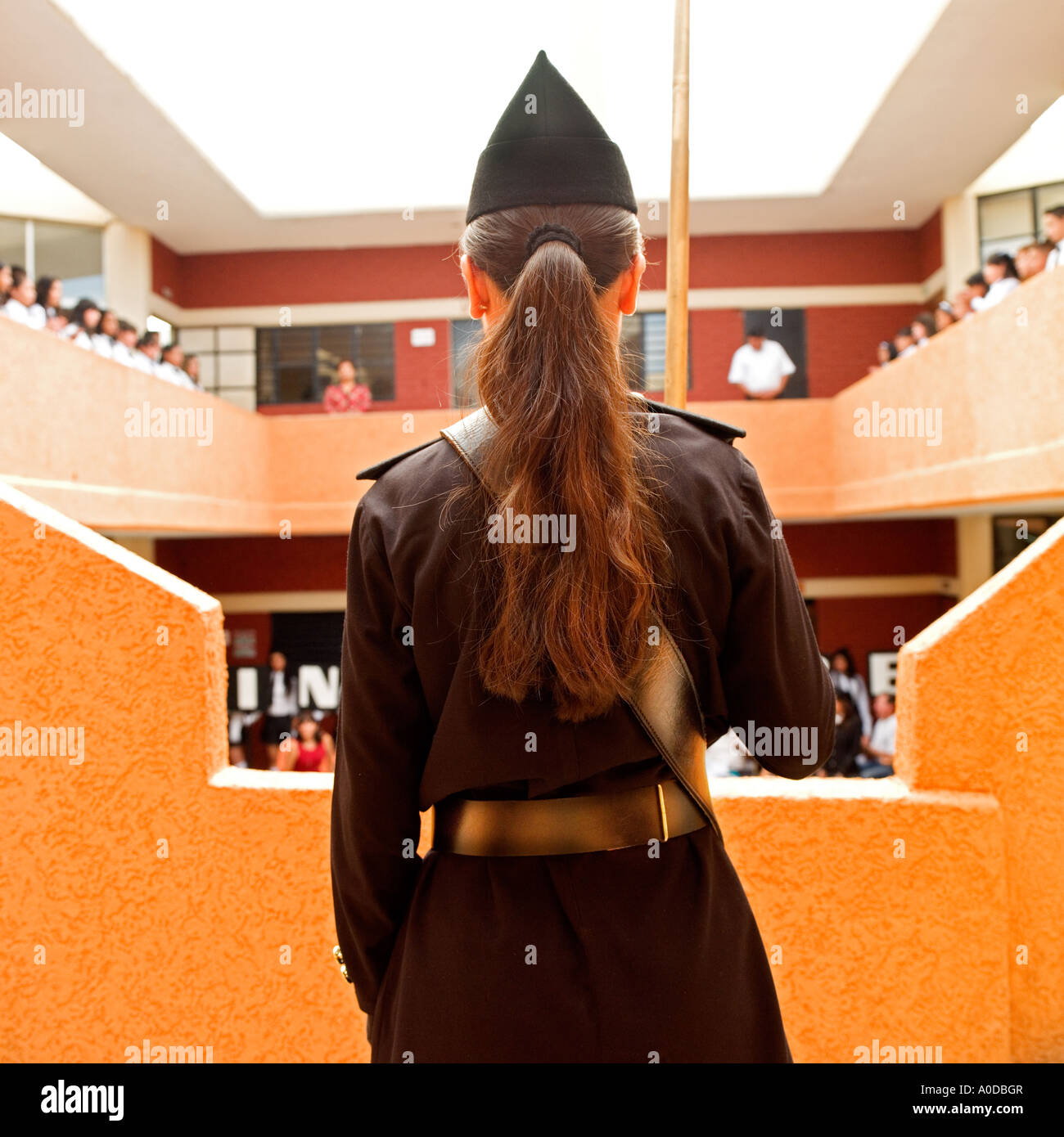 Sinaloa College Mazatlan Messico Scuola band leader sta per l'attenzione Foto Stock