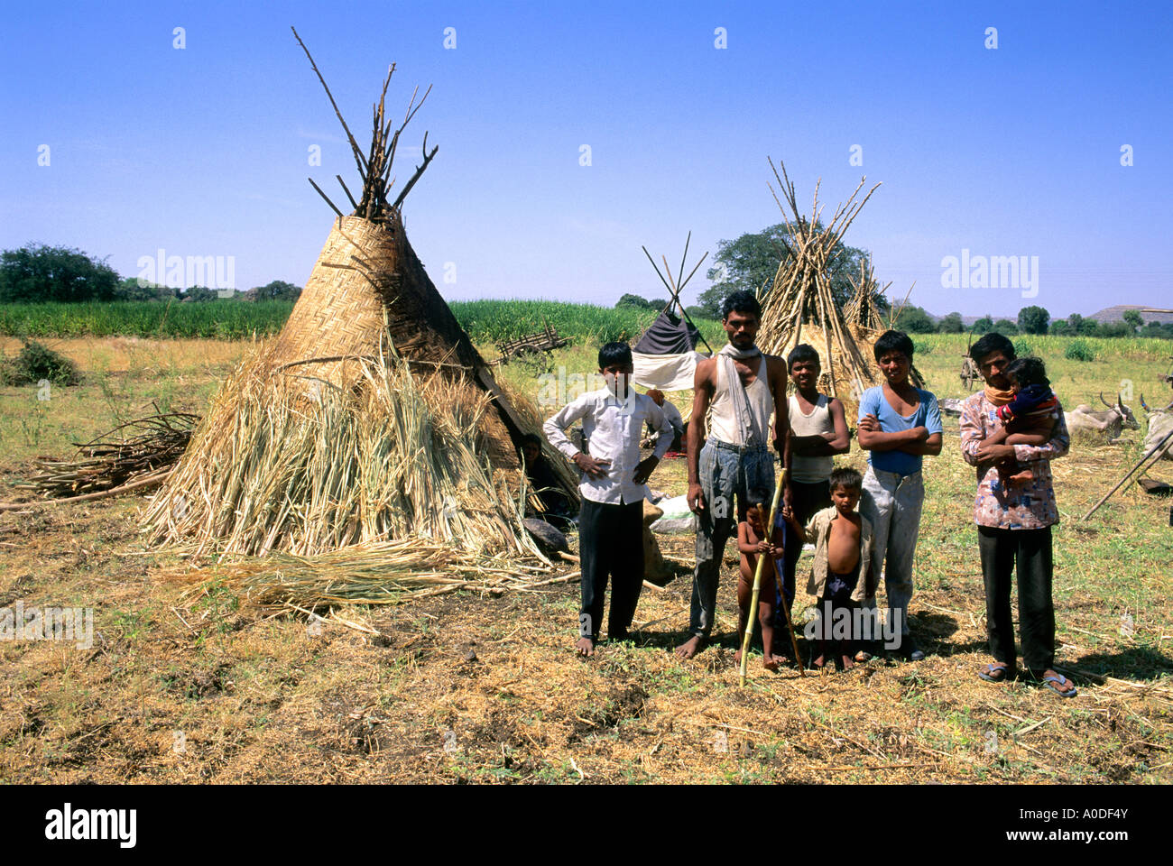 Gli abitanti di un villaggio nomade in India Centrale Foto Stock