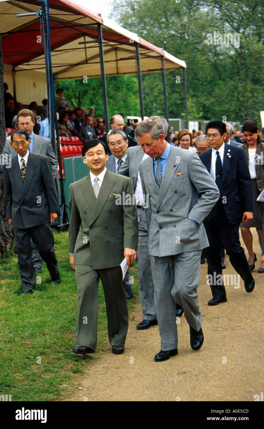 Il principe Carlo in apertura di Matsuri 2001 " Giappone nel parco' dell'evento a Hyde Park, Londra Foto Stock