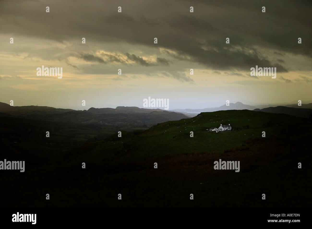 Il Galles del nord guarda verso Porthmadoc da Snowdonia Foto Stock